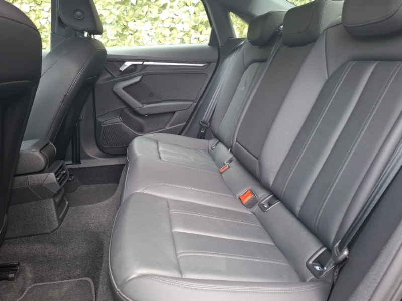 Audi A3 35 Tfsi Sport RE73NCU Black #6