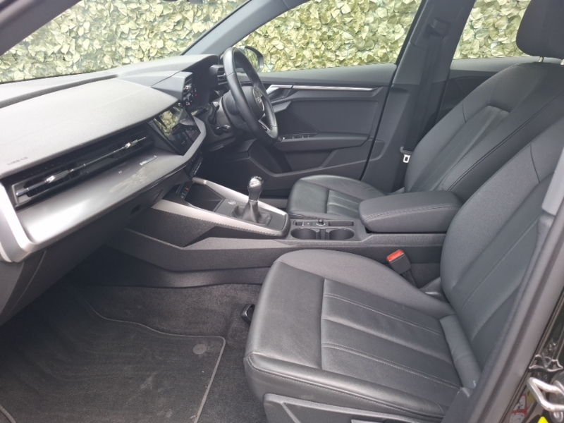 Audi A3 35 Tfsi Sport RE73NCU Black #5