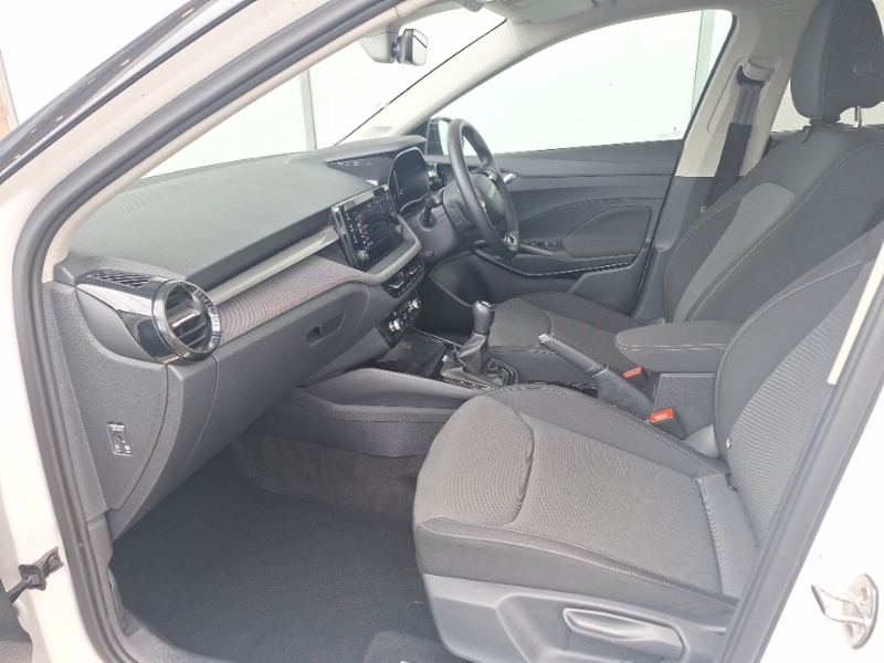 Skoda Fabia 1.0 Tsi 116 Design Edition CF74ORN White #5