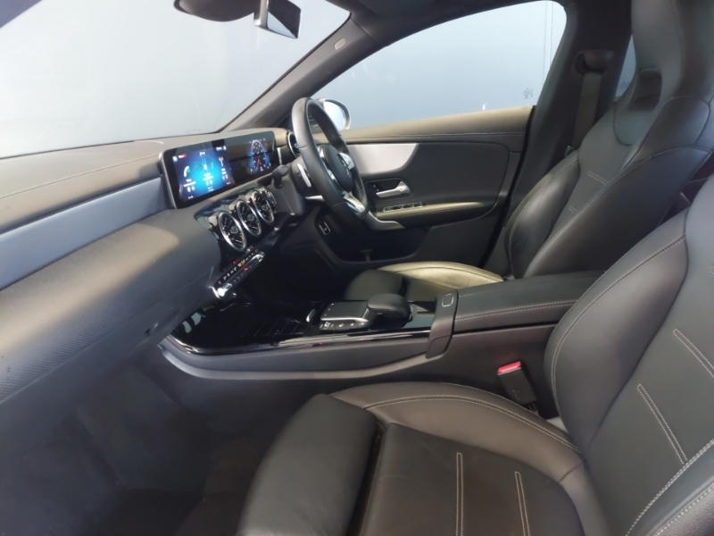 Mercedes-Benz CLA Class Cla 200 Amg Line Tip Black #3