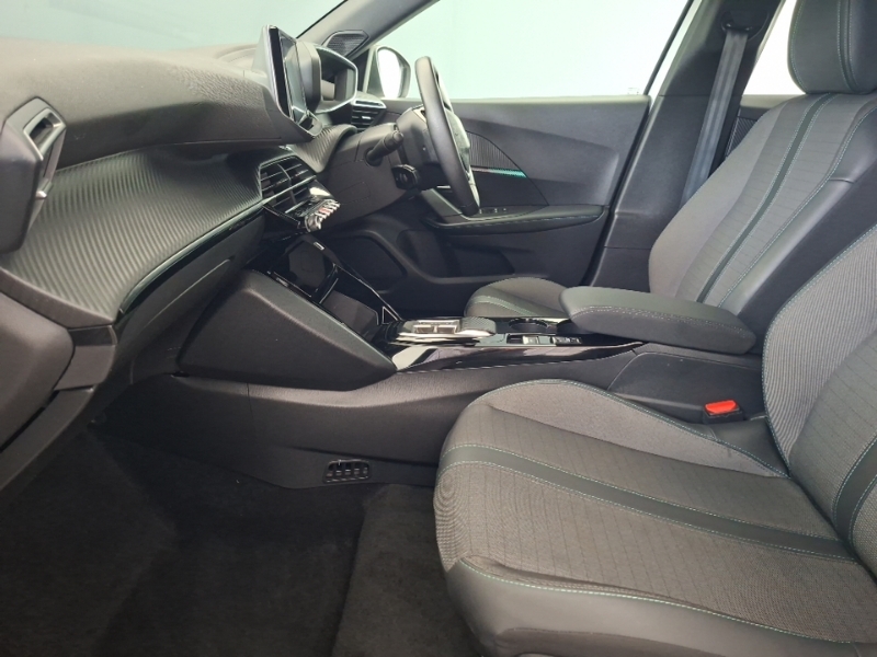 Peugeot e-2008 100Kw Allure Premium 50Kwh White #5
