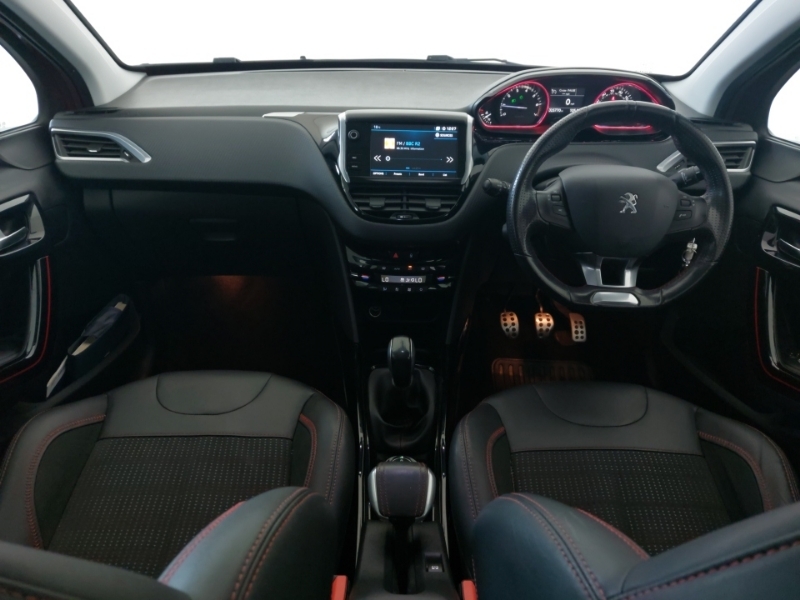 Peugeot 2008 1.2 Puretech 110 Gt Line Red #3