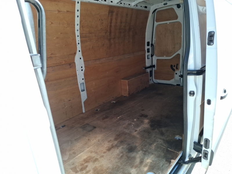 Renault Master Lm35 Blue Dci 135 Advance Medium Roof Van White #5