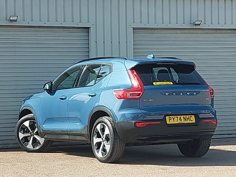 Volvo XC40 2.0 B4p Plus Dark PY74NHC Blue #2