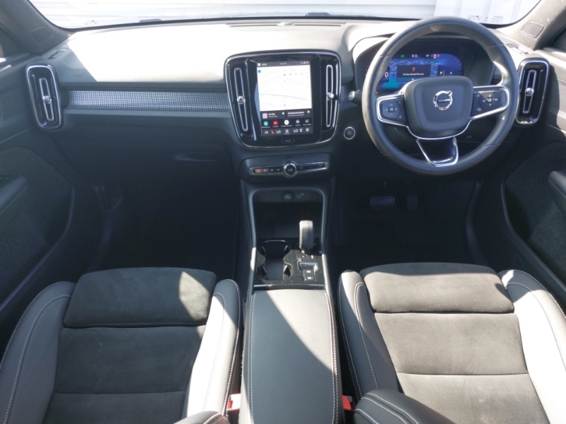 Volvo XC40 2.0 B4p Plus Dark PY74NHC Blue #3