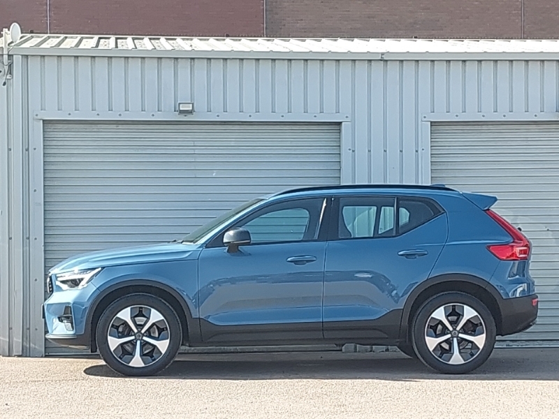 Volvo XC40 2.0 B4p Plus Dark PY74NHC Blue #4