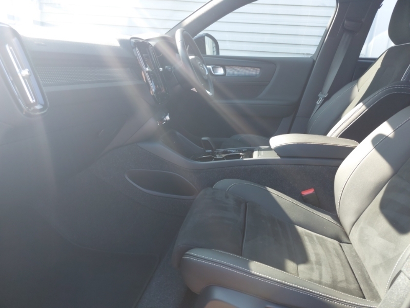 Volvo XC40 2.0 B4p Plus Dark PY74NHC Blue #5
