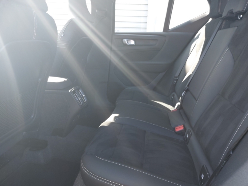 Volvo XC40 2.0 B4p Plus Dark PY74NHC Blue #6