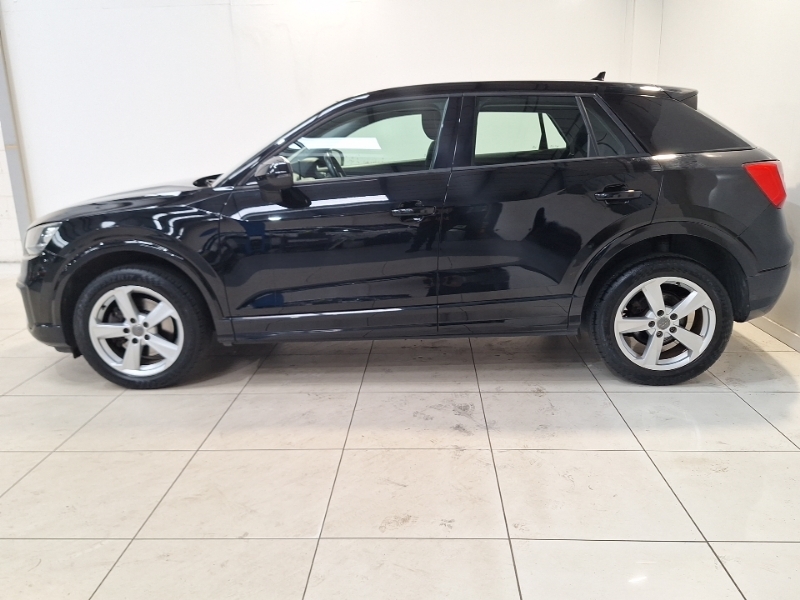 Audi Q2 1.0 Tfsi Sport RE67FFL Black #4