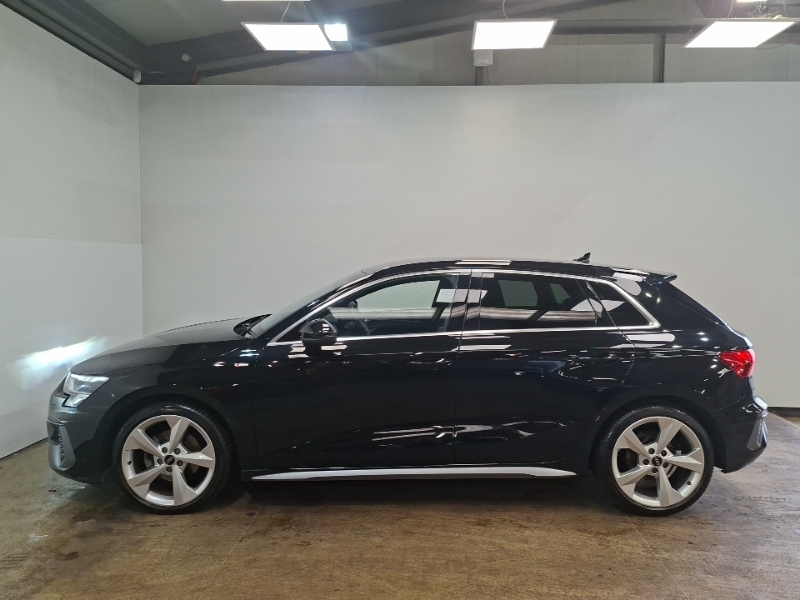 Audi A3 30 Tfsi S Line DC23URG Black #4