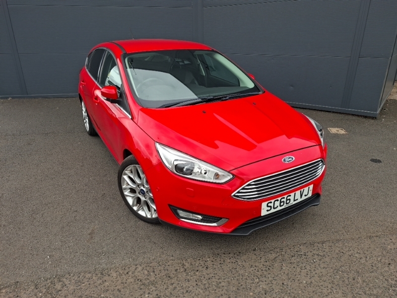 Ford Focus 1.0 Ecoboost 125 Titanium X Red