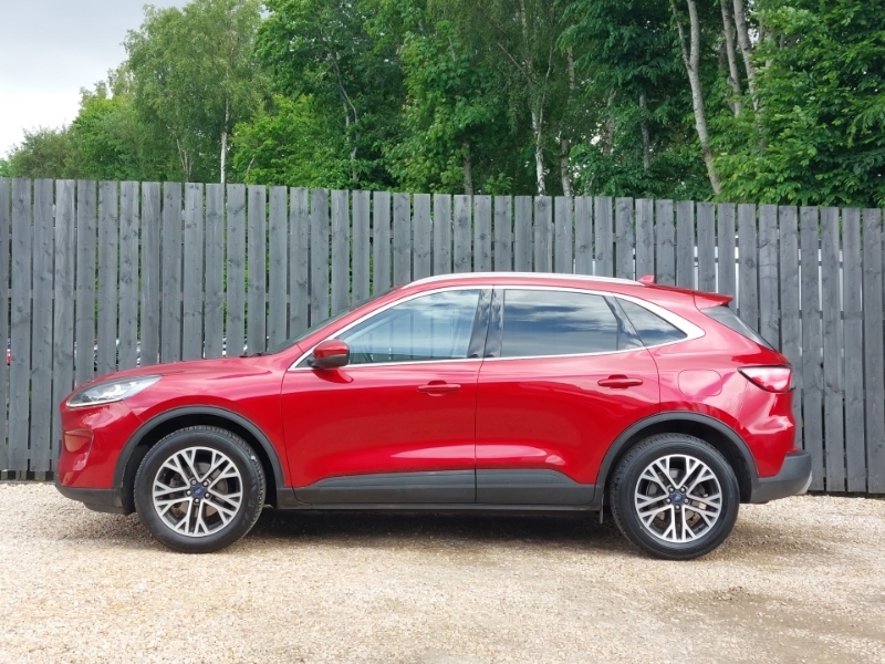 Ford Kuga 1.5 Ecoboost 150 Titanium MT20DVR Red #4