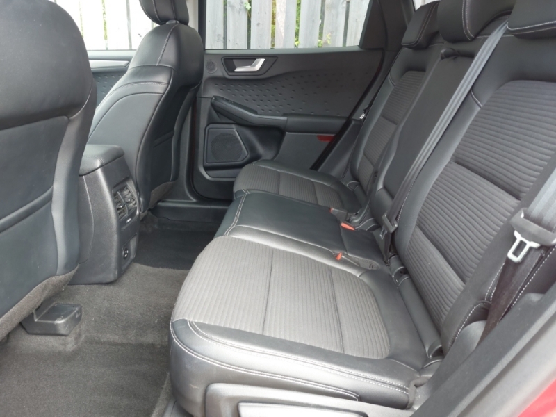 Ford Kuga 1.5 Ecoboost 150 Titanium MT20DVR Red #6