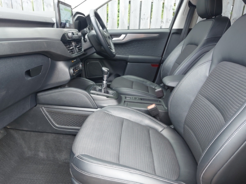 Ford Kuga 1.5 Ecoboost 150 Titanium MT20DVR Red #5