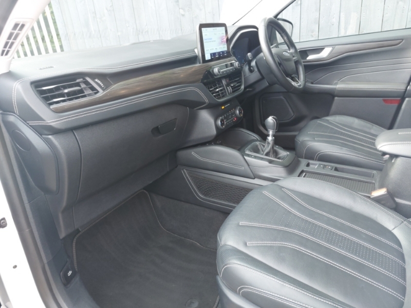 Ford Kuga 1.5 Ecoboost 150 Vignale BG23TZF White #5