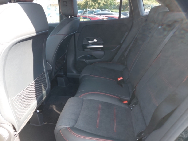 Mercedes-Benz GLA Class Gla 200 Amg Line Executive Black #6