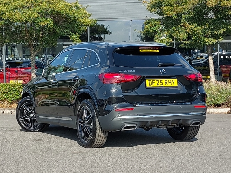 Mercedes-Benz GLA Class Gla 200 Amg Line Executive Black #2