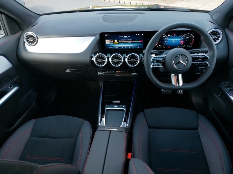 Mercedes-Benz GLA Class Gla 200 Amg Line Executive Black #3