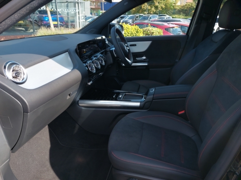 Mercedes-Benz GLA Class Gla 200 Amg Line Executive Black #5