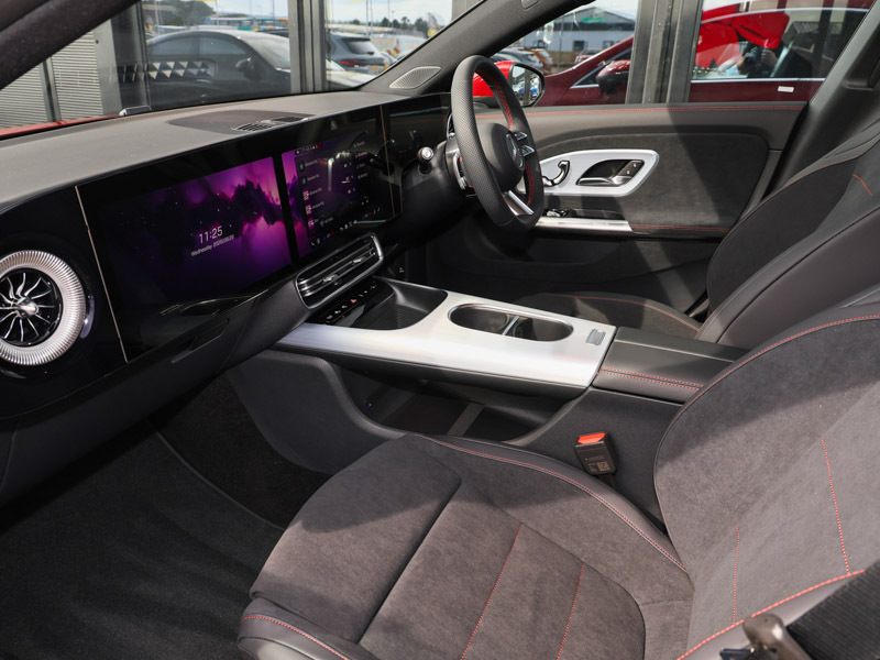 Mercedes-Benz CLA Class Cla 250 200Kw Amg Line Premium 85Kwh Red #5