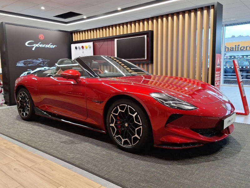 MG Cyberster 250Kw Trophy Single Motor 77 Kwh Red #4