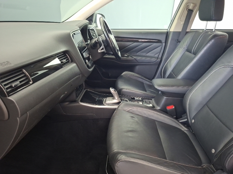 Mitsubishi Outlander 2.0 Phev 4H DP67MYW White #5