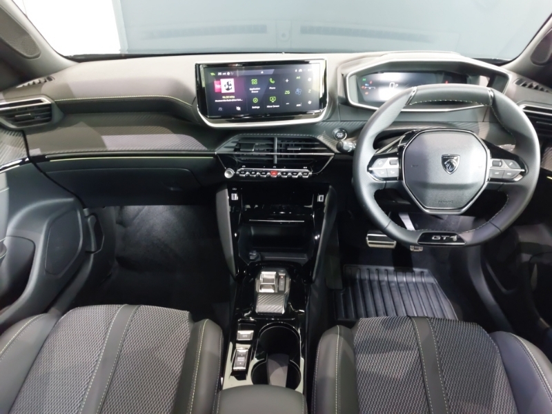 Peugeot 2008 1.2 Puretech 130 Gt Eat8 Black #3