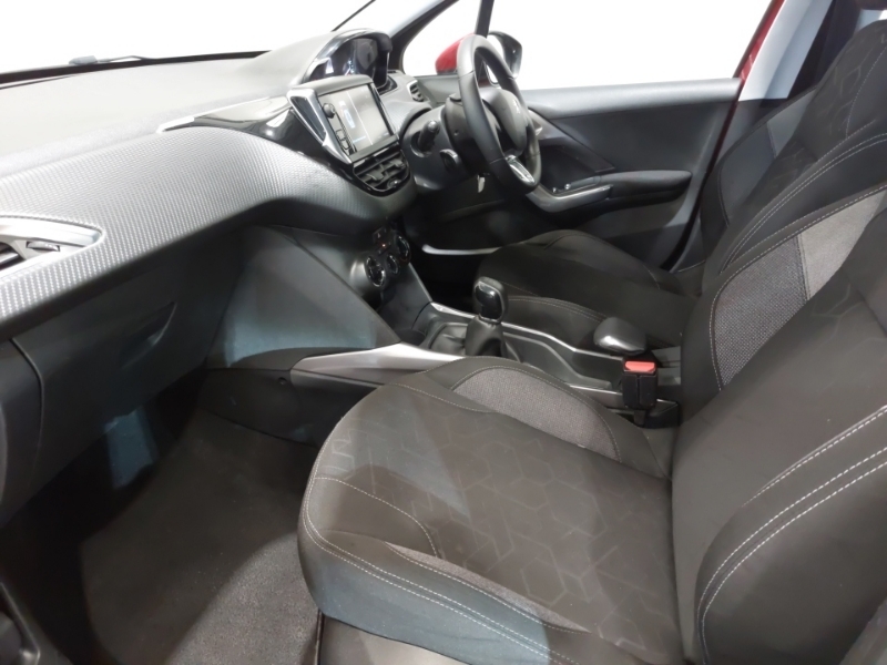 Peugeot 2008 1.2 Puretech Active DA67KVB Red #5