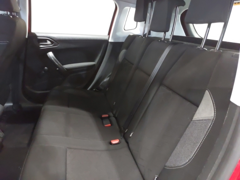 Peugeot 2008 1.2 Puretech Active DA67KVB Red #6