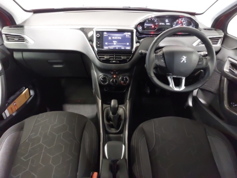 Peugeot 2008 1.2 Puretech Active DA67KVB Red #3