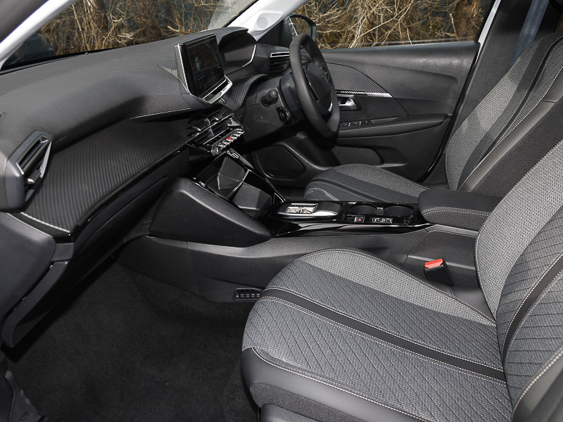 Peugeot 208 1.2 Hybrid 110 Allure E-dsc6 Black #5