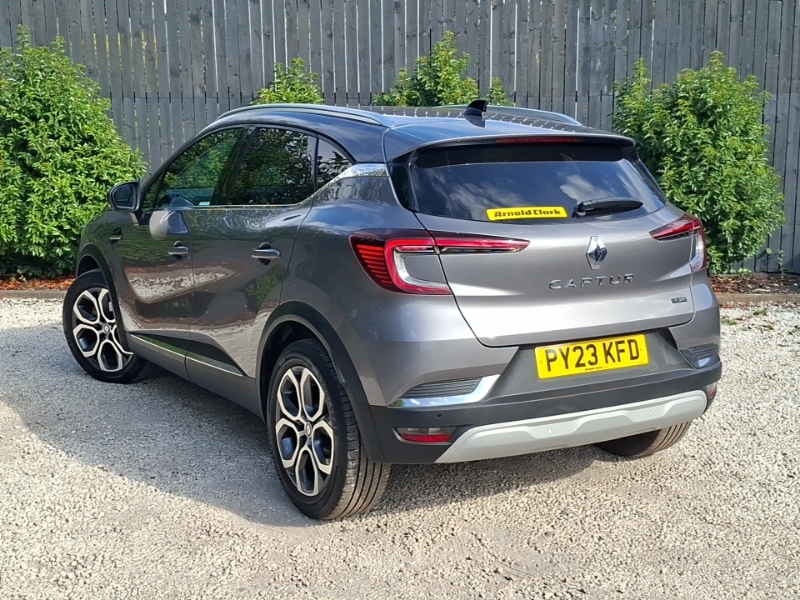 Renault Captur 1.6 E-tech Full Hybrid 145 Techno PY23KFD Grey #2