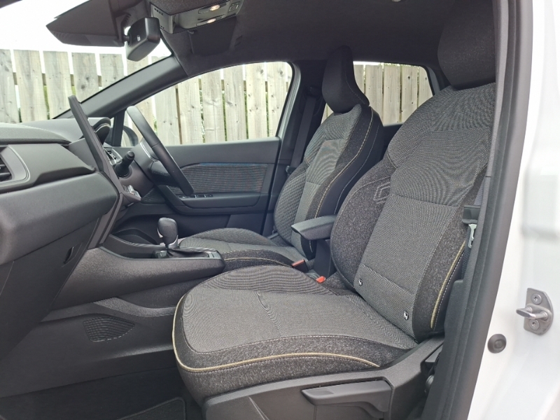 Renault Captur 1.6 E-tech Full Hybrid 145 Techno PK25FUD White #5