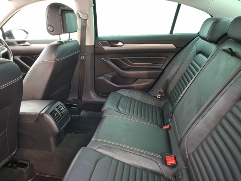 Volkswagen Passat 2.0 Tdi Evo Scr Sel Dsg Black #6