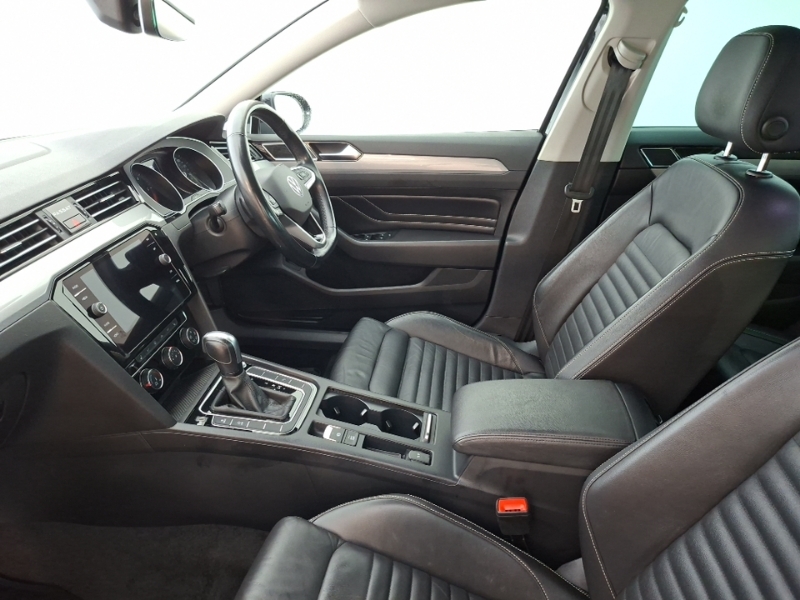Volkswagen Passat 2.0 Tdi Evo Scr Sel Dsg Black #5