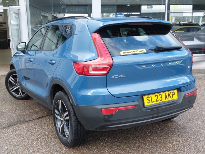 Volvo XC40 2.0 B3p Plus Dark SL23AKP Blue #2