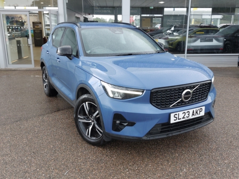 Volvo XC40 2.0 B3p Plus Dark SL23AKP Blue