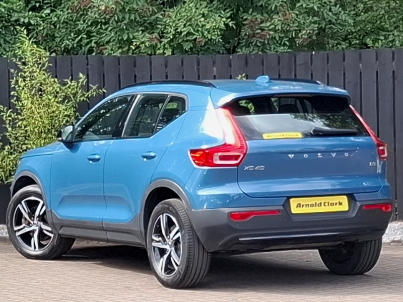 Volvo XC40 2.0 B3p Plus Dark SN72JDU Blue #2