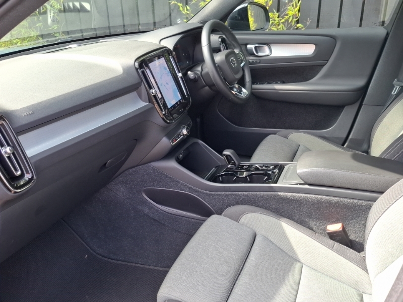 Volvo XC40 2.0 B3p Plus Dark SN72JDU Blue #5