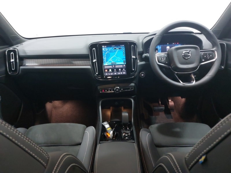 Volvo XC40 2.0 B4p Plus Dark LB25NDC Black #3