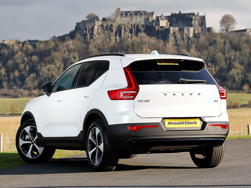 Volvo XC40 2.0 B3p Plus Dark SL75BLK White #2