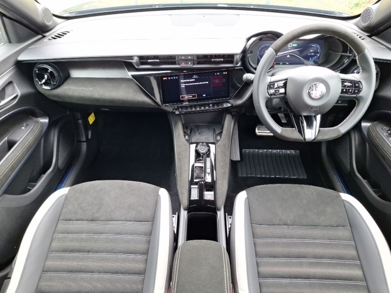 Alfa Romeo Junior 115Kw Elettrica Sport Speciale 54Kwh Black #3