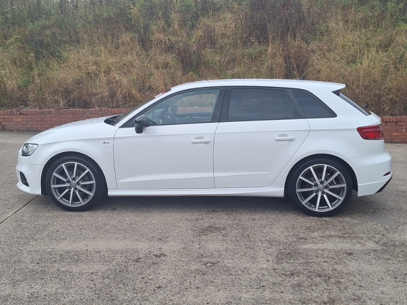 Audi A3 30 Tfsi 116 Black Edition LR20WJA White #4