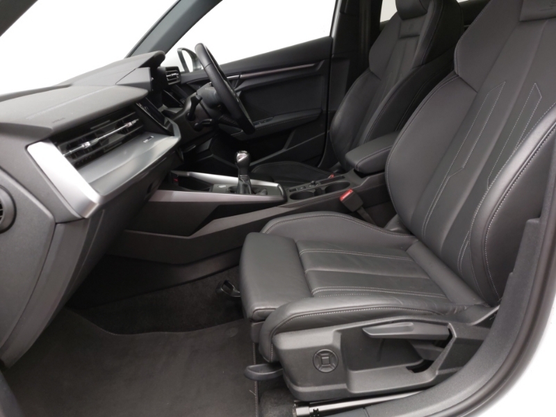 Audi A3 35 Tfsi S Line RK24MYM White #5