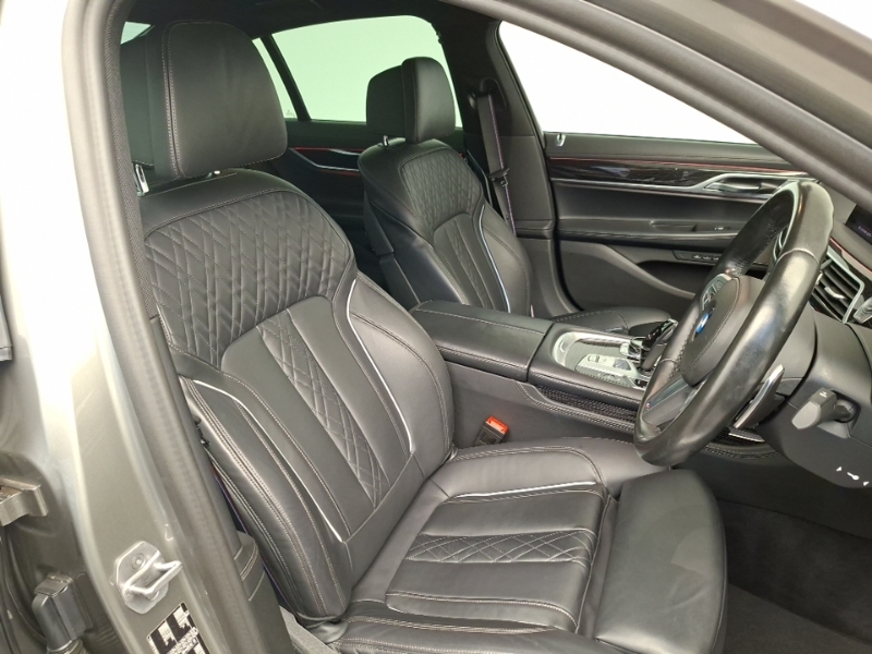 BMW 7 Series  Black #11
