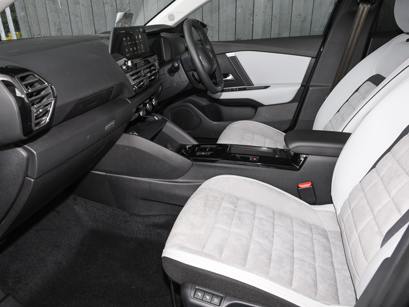 Citroen C4 1.2 Hybrid 145 Collection White #5
