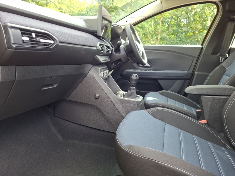 Dacia Sandero 1.0 Tce Journey SC26WPO Yellow #5