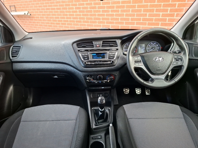 Hyundai I20 1.0T Gdi Active DK67NGF White #3