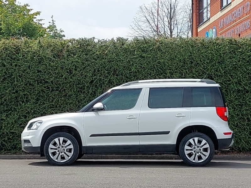 Skoda Yeti 2.0 Tdi Cr Se L Drive White #4