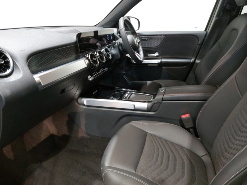 Mercedes-Benz GLB Class Glb 200 Sport Executive 7G-tronic Black #5
